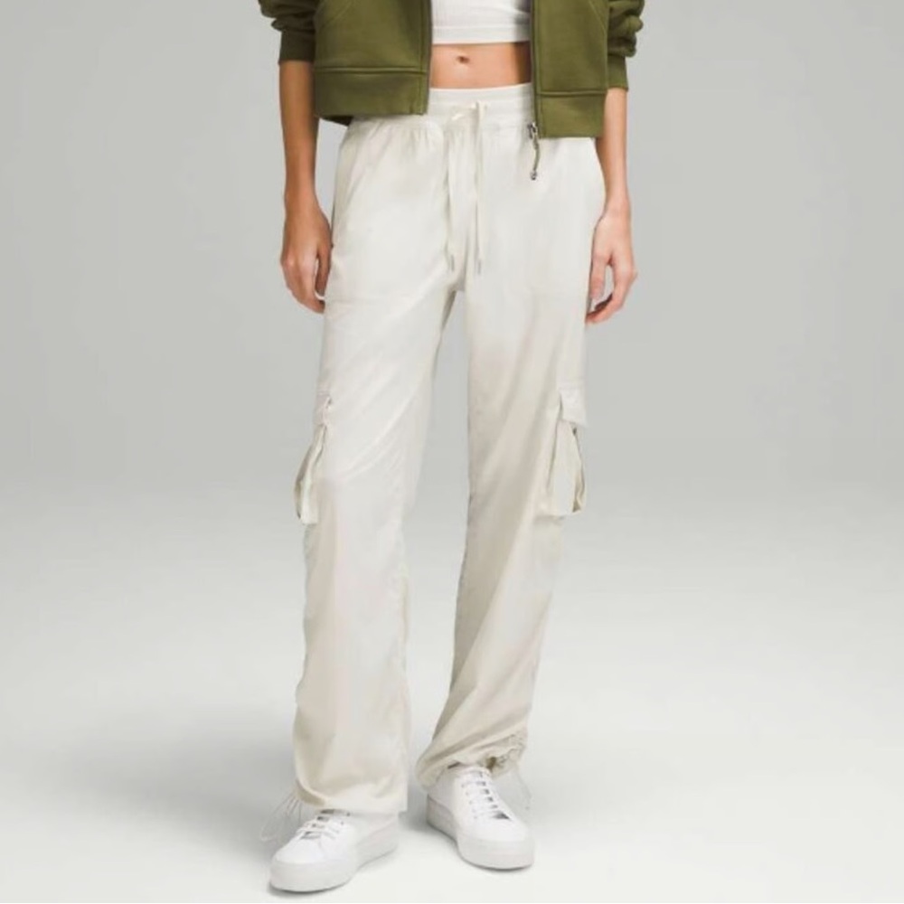 Lululemon Dance Studio Mid-Rise Cargo Pant Size M